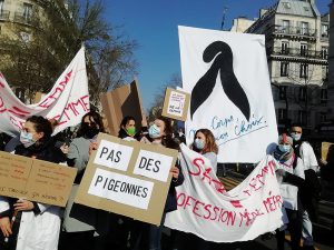 Mobilisation des sages-femmes le 8 mars 2021.
