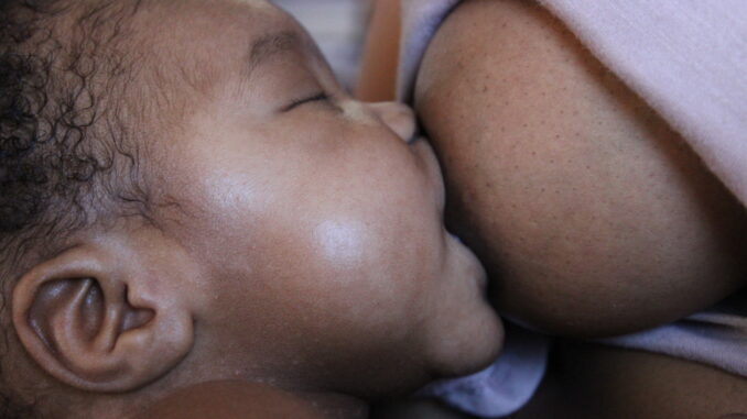 Le colostrum : L'OR LIQUIDe au service du nouveau-né