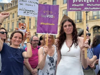 Rassemblements à l'appel de la Coalition féministe, place Vendôme © SoptVOG